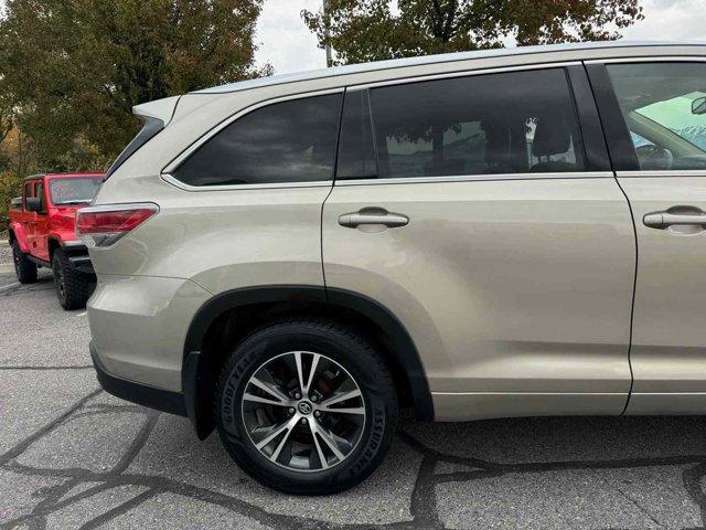 used 2016 Toyota Highlander car, priced at $25,487