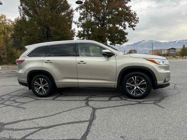 used 2016 Toyota Highlander car, priced at $25,487