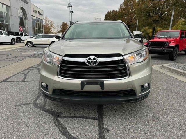 used 2016 Toyota Highlander car, priced at $25,487