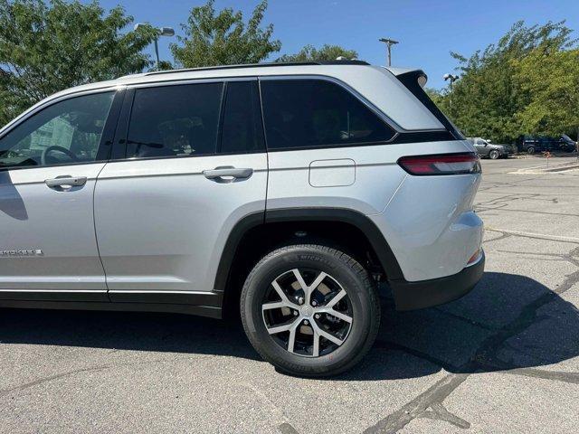 new 2025 Jeep Grand Cherokee car, priced at $44,533
