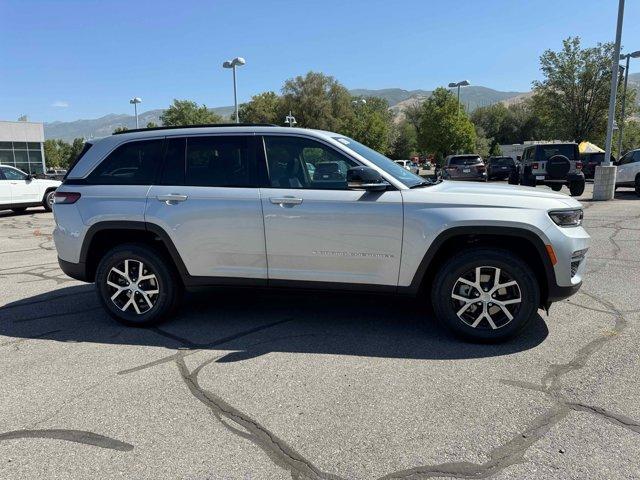 new 2025 Jeep Grand Cherokee car, priced at $44,533