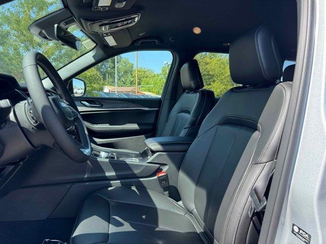 new 2025 Jeep Grand Cherokee car, priced at $44,533