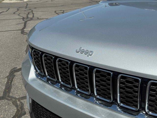 new 2025 Jeep Grand Cherokee car, priced at $44,533