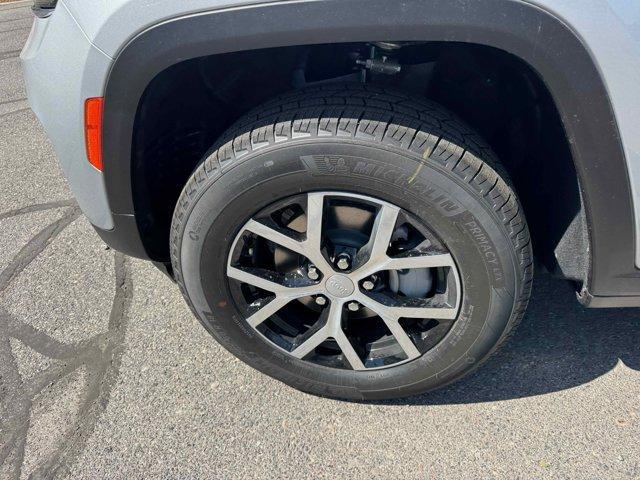 new 2025 Jeep Grand Cherokee car, priced at $44,533