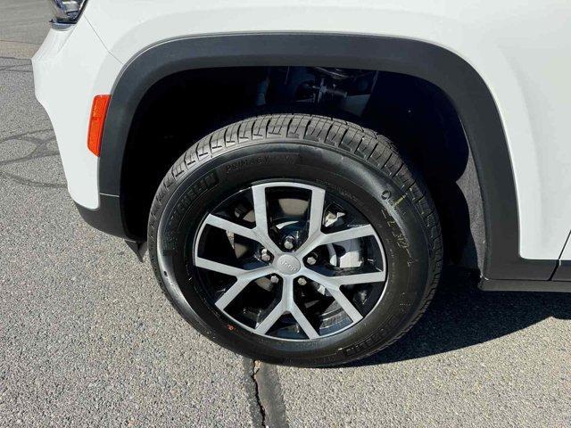 new 2025 Jeep Grand Cherokee car, priced at $41,912