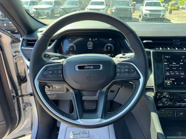 new 2025 Jeep Grand Cherokee car, priced at $43,705