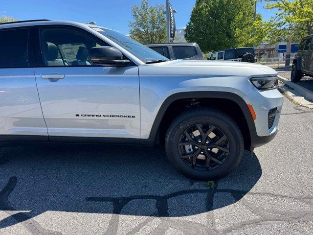 new 2025 Jeep Grand Cherokee car, priced at $43,705