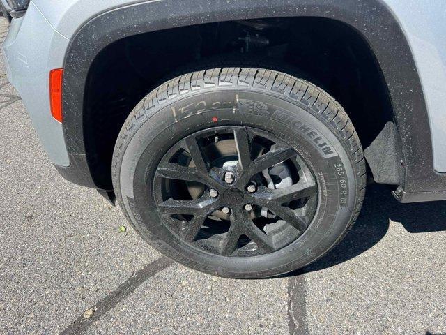 new 2025 Jeep Grand Cherokee car, priced at $42,468