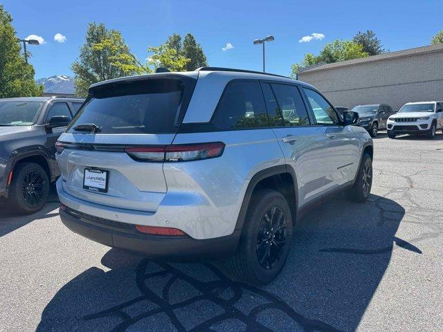 new 2025 Jeep Grand Cherokee car, priced at $43,705