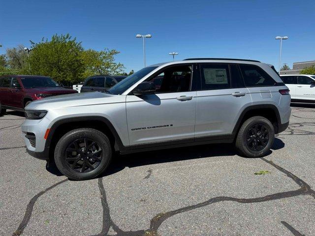 new 2025 Jeep Grand Cherokee car, priced at $43,705