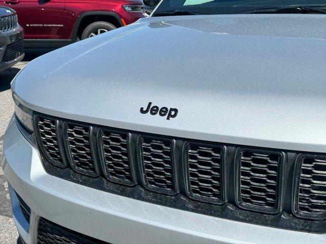 new 2025 Jeep Grand Cherokee car, priced at $43,705