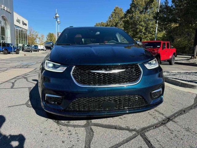 new 2024 Chrysler Pacifica car, priced at $55,272