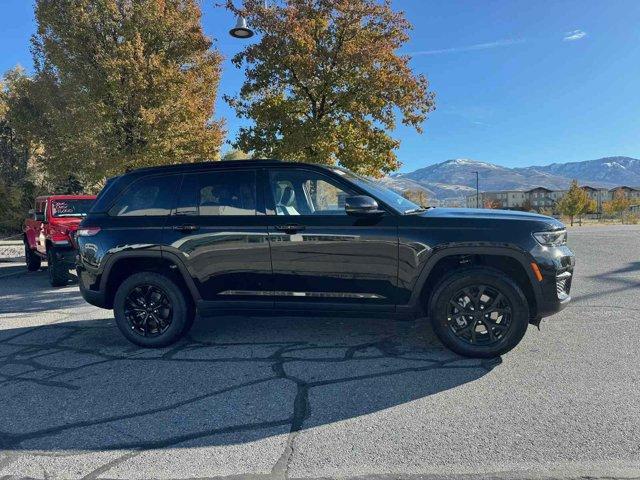 new 2025 Jeep Grand Cherokee car, priced at $41,289