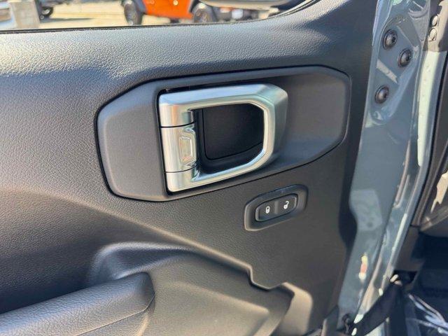 new 2025 Jeep Wrangler car, priced at $37,089