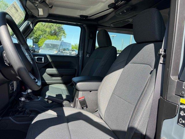 new 2025 Jeep Wrangler car, priced at $37,089