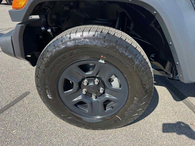 new 2025 Jeep Wrangler car, priced at $37,089