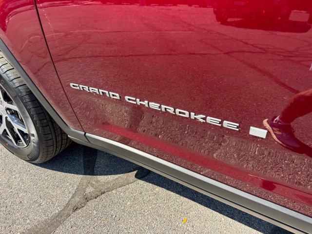new 2025 Jeep Grand Cherokee car, priced at $43,333