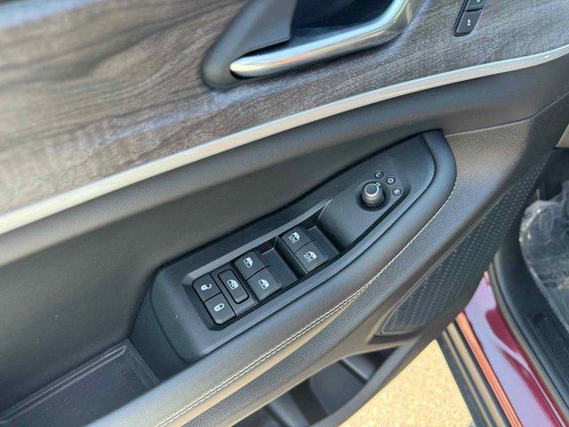new 2025 Jeep Grand Cherokee car, priced at $43,333