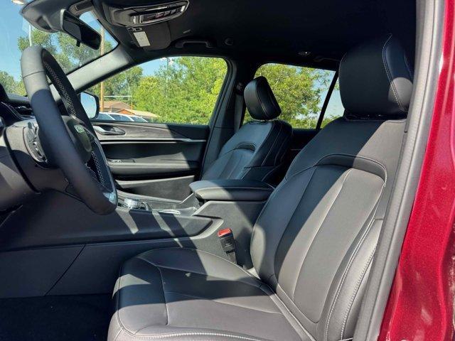 new 2025 Jeep Grand Cherokee car, priced at $43,333