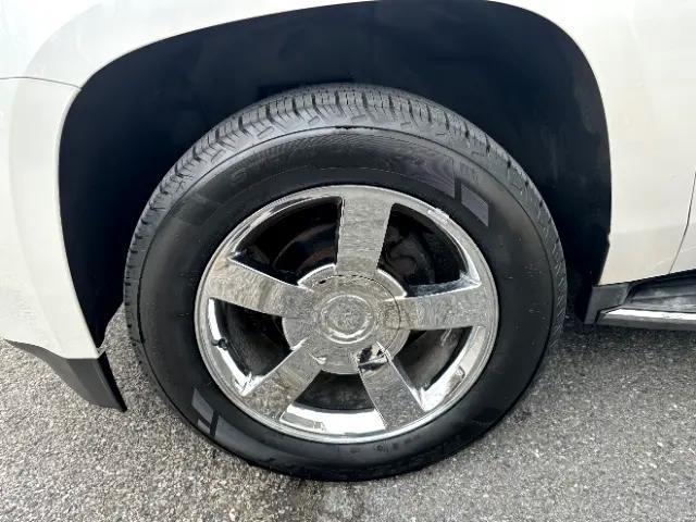 used 2016 GMC Yukon XL car, priced at $24,297