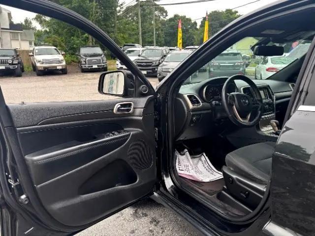 used 2016 Jeep Grand Cherokee car, priced at $14,400