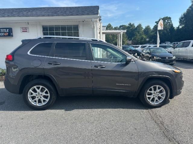 used 2018 Jeep Cherokee car, priced at $15,497