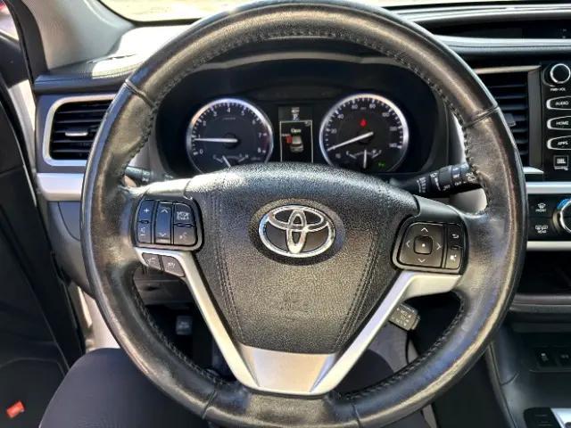 used 2015 Toyota Highlander car, priced at $16,777