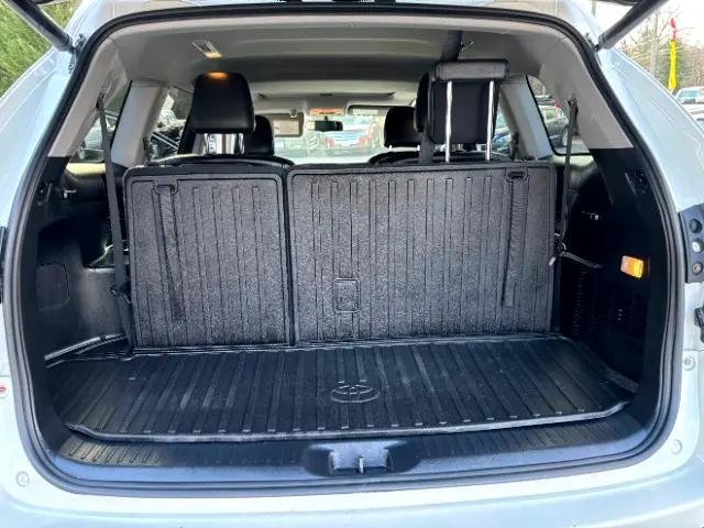 used 2015 Toyota Highlander car, priced at $16,777