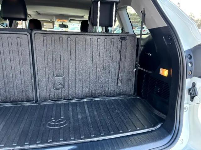 used 2015 Toyota Highlander car, priced at $16,777