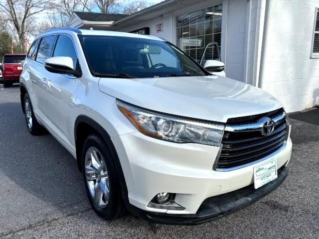used 2015 Toyota Highlander car, priced at $16,777