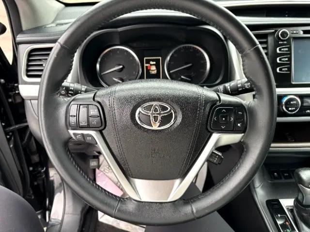 used 2015 Toyota Highlander car, priced at $18,777
