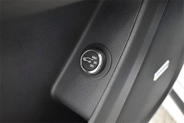 used 2023 Chevrolet Traverse car, priced at $26,998