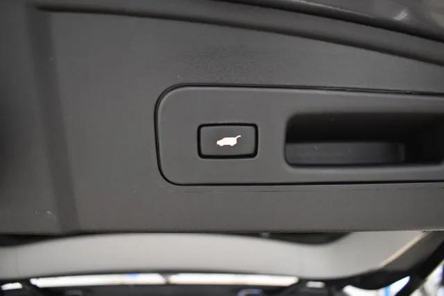 used 2020 Acura MDX car, priced at $25,498