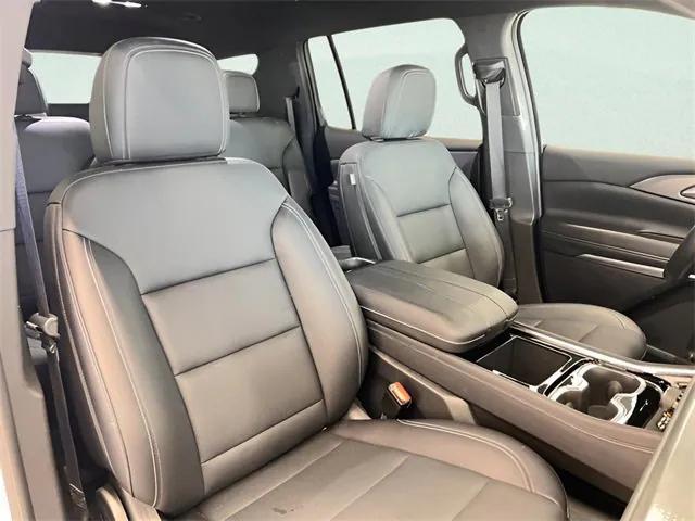 used 2025 Chevrolet Traverse car, priced at $36,498