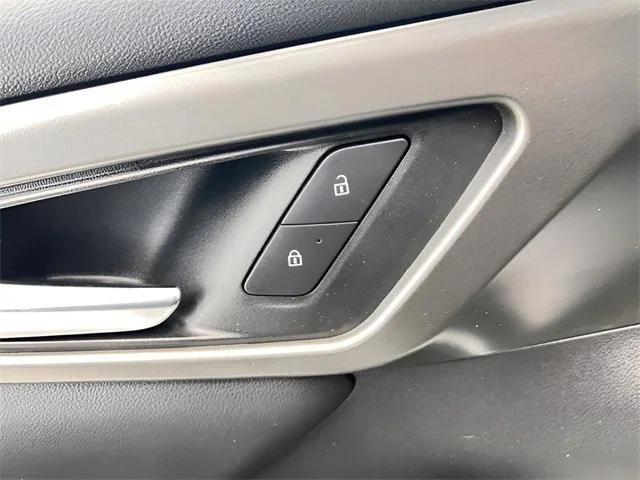 used 2025 Chevrolet Traverse car, priced at $36,498