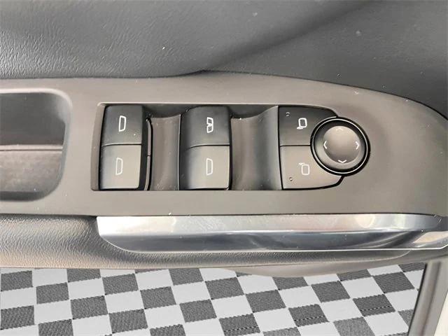 used 2025 Chevrolet Traverse car, priced at $36,498