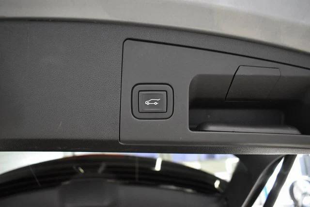 used 2023 Cadillac XT4 car, priced at $30,498