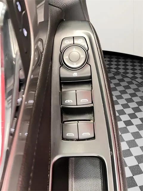 used 2023 Chevrolet Traverse car, priced at $26,498