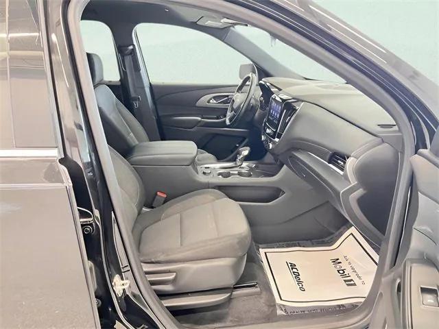 used 2023 Chevrolet Traverse car, priced at $26,498