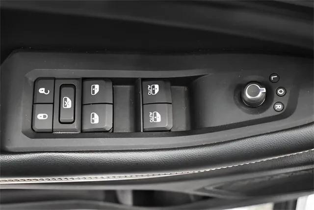 used 2023 Jeep Grand Cherokee L car, priced at $28,998