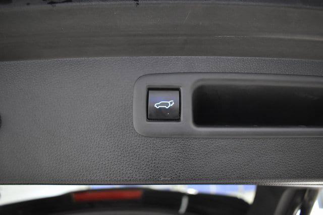 used 2021 Toyota Highlander Hybrid car, priced at $30,498