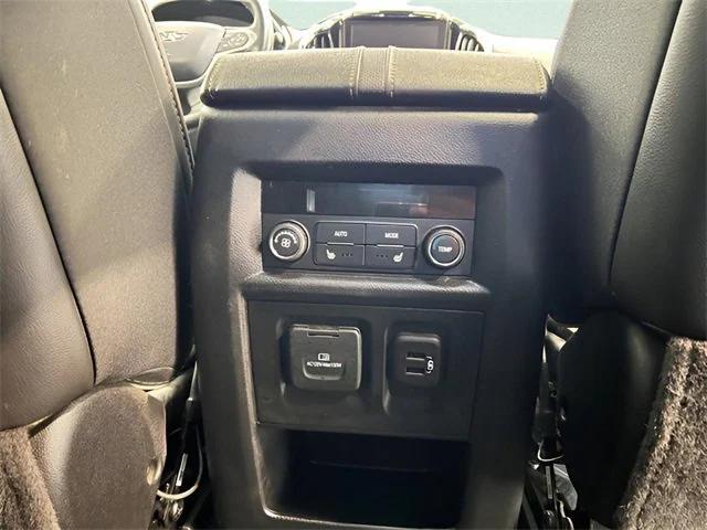 used 2023 Chevrolet Traverse car, priced at $33,798