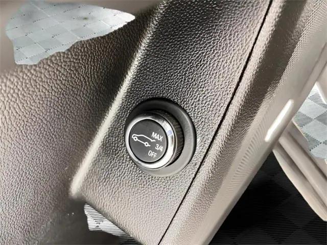 used 2023 Chevrolet Traverse car, priced at $33,798