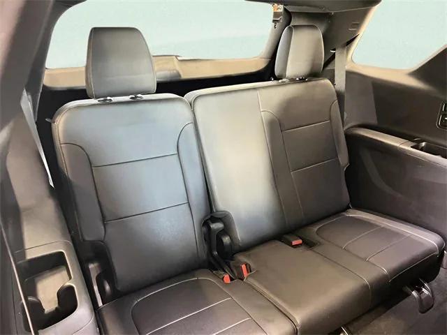 used 2023 Chevrolet Traverse car, priced at $33,798