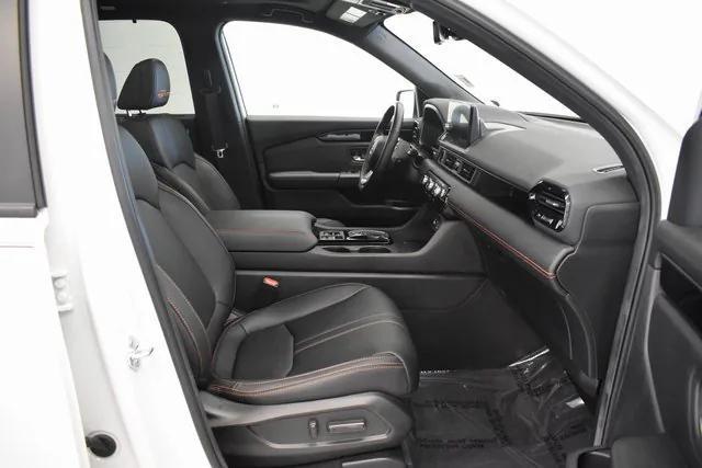 used 2025 Honda Pilot car, priced at $44,998