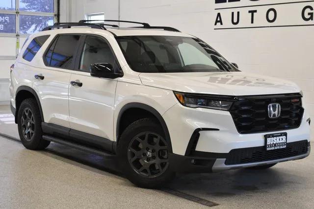 used 2025 Honda Pilot car, priced at $44,998