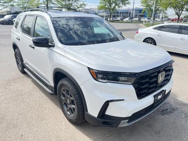 used 2025 Honda Pilot car, priced at $45,798