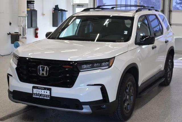 used 2025 Honda Pilot car, priced at $44,998
