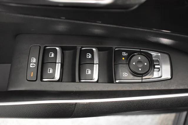 used 2024 Kia Sorento car, priced at $28,998