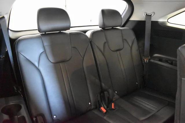 used 2024 Kia Sorento car, priced at $28,998